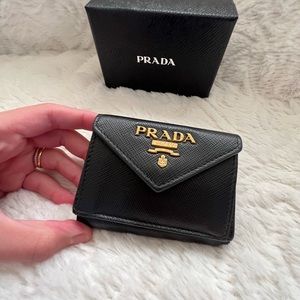 Authentic 💯 Prada Black Compact Mini Wallet 🫶🏻